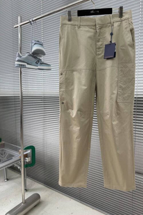 Louis Vuitton Monogram Embossed Cargo Broek – Beige