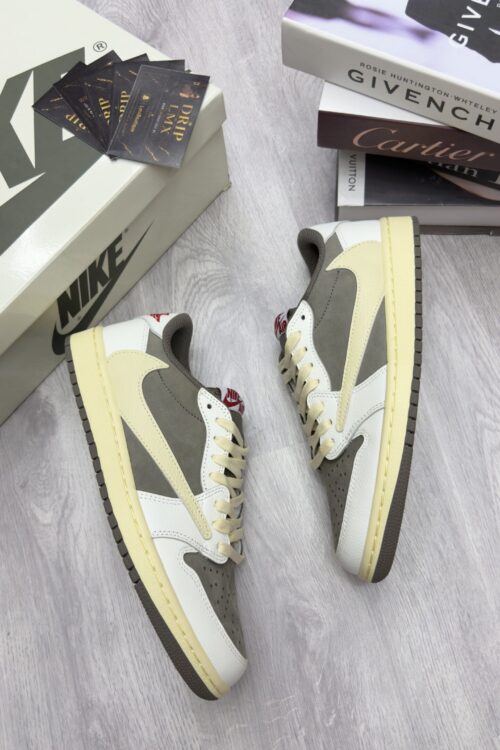 Air Jordan 1 Retro Low OG SP Travis Scott Velvet Brown
