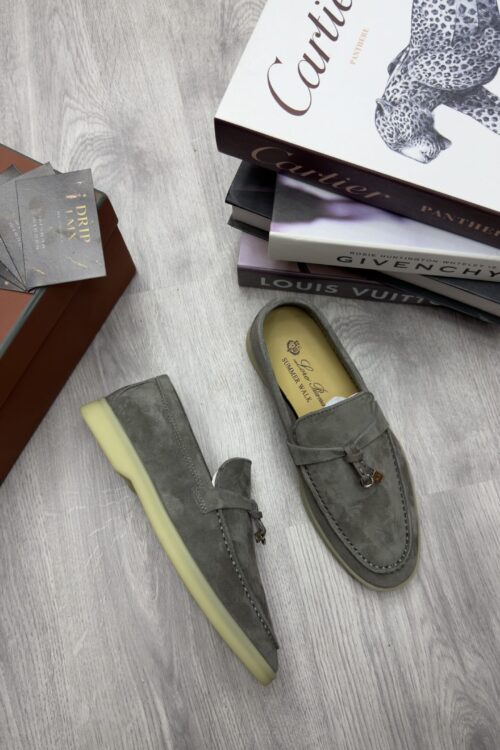 Loro Piana Summer Charms Walk — Grijs Suède