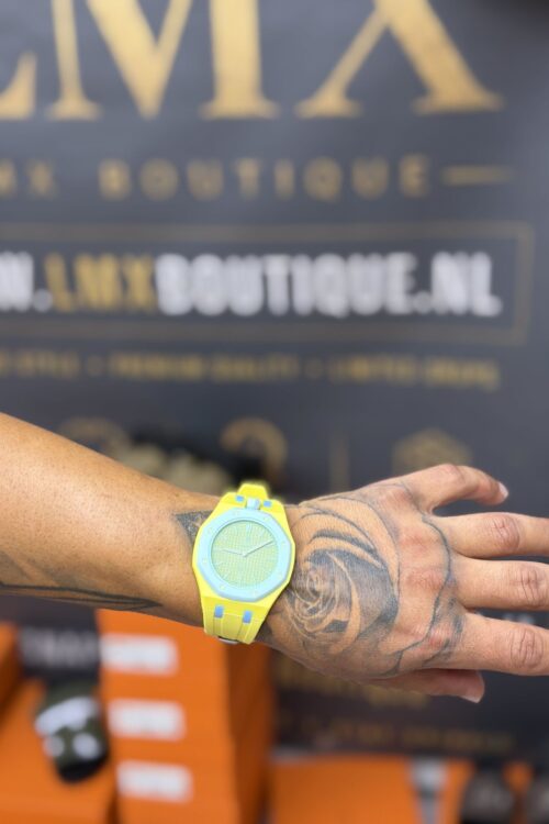 Audemars Piguet Royal Oak Horloge — Yellow / Light Blue