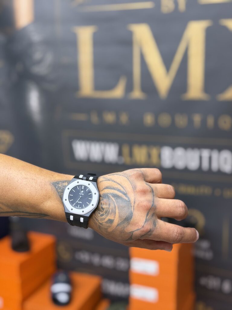 Audemars Piguet Royal Oak Horloge — Zwart met Witte Bezel