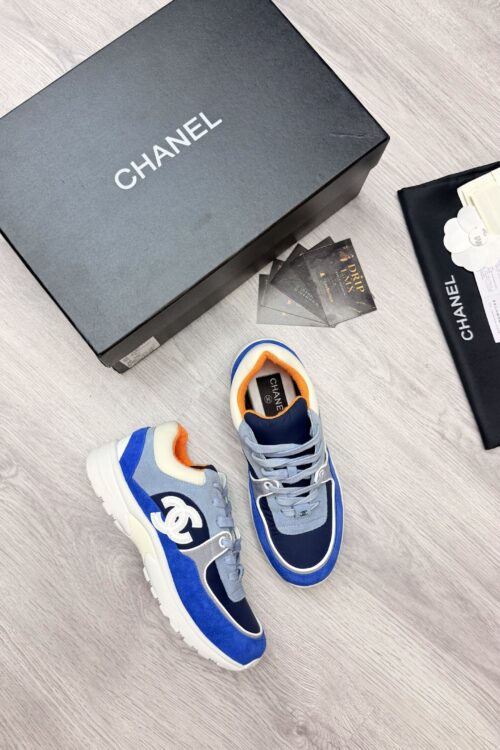 Chanel CC Runner Sneaker — Blauw / Lichtblauw met Oranje