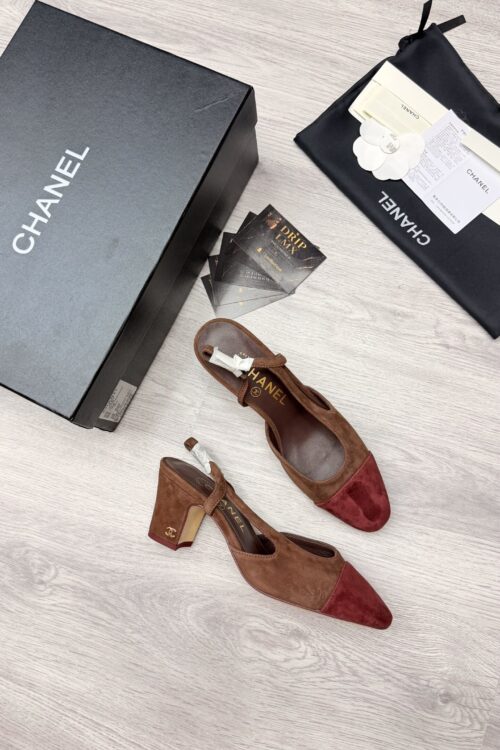 Chanel Slingback Pump — Bruin Suède met Bordeaux Neus