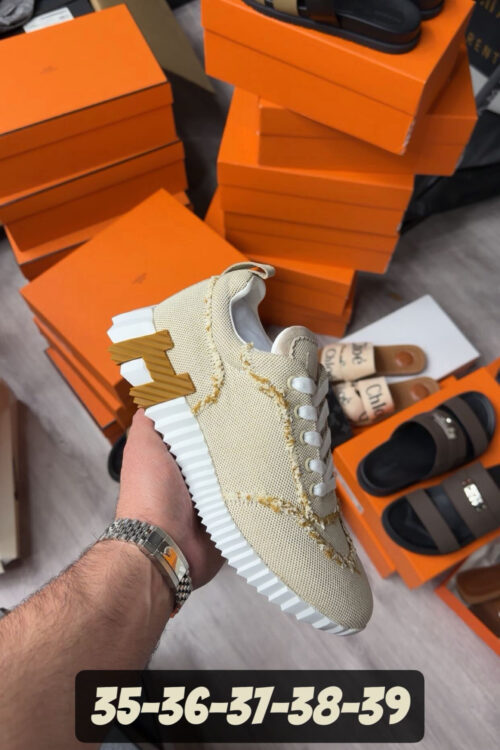 Hermes Bouncing Sneaker – Beige Canvas met Karamel H