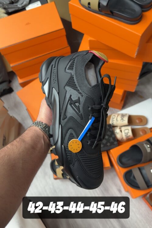 Louis Vuitton Runner Tatic Sneaker – Zwart