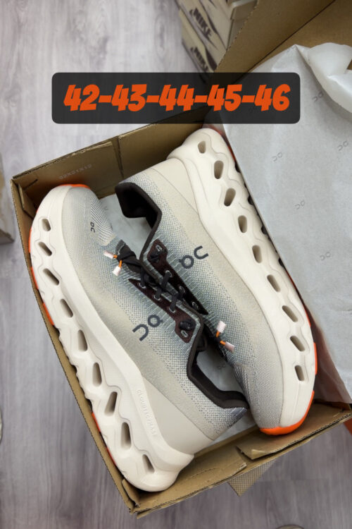 On Running Cloudsurfer Sneaker – Grijs Crème met Oranje