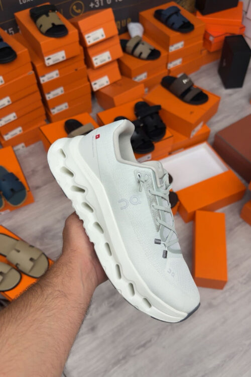 On Running Cloudsurfer Sneaker – Wit Ice